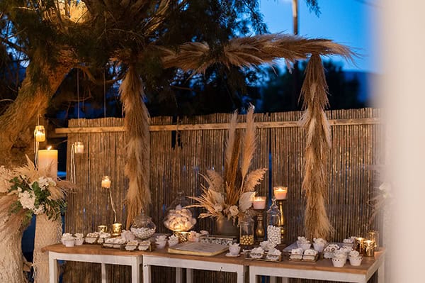 boho-summer-wedding-serifos-pampas-grass-white-hydrangeas_15