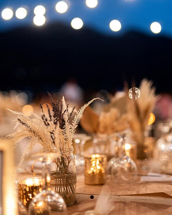 boho-summer-wedding-serifos-pampas-grass-white-hydrangeas_18