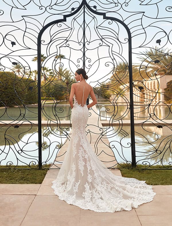 breathtaking-wedding-dresses-demetrios-impressive-open-back-adore-them_02