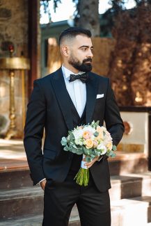 Ρομαντικό νυφικό μπουκέτο με τριαντάφυλλα,λυσίανθους και ευκάλυπτο