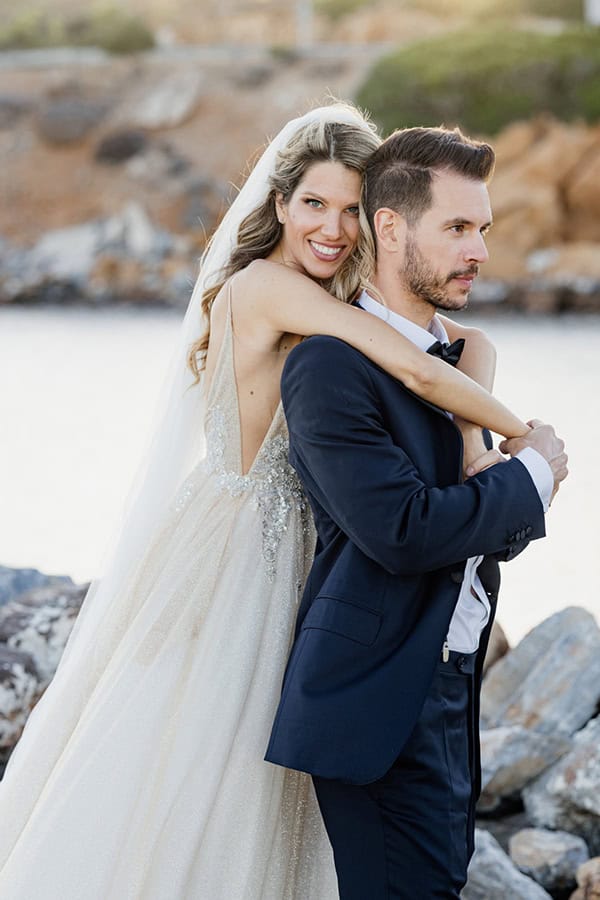 chic-summer-wedding-ktima-laas-peach-roses-white-lycianthous_01