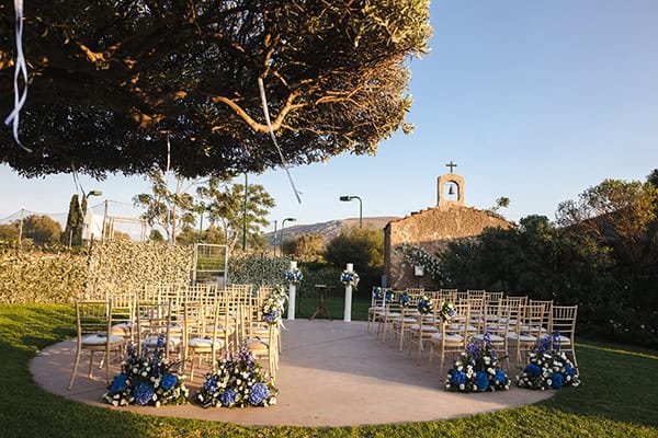 dreamy-summer-wedding-athens-roses-blue-hydrangeas_09