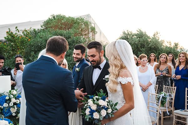 dreamy-summer-wedding-athens-roses-blue-hydrangeas_13