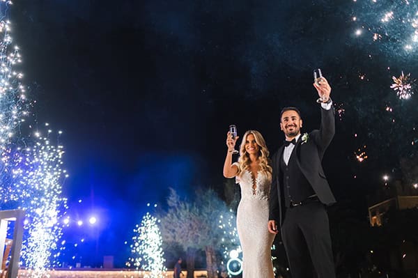 dreamy-summer-wedding-athens-roses-blue-hydrangeas_24