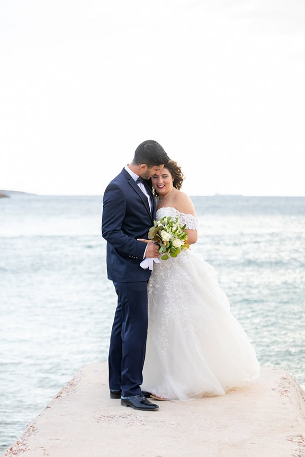 fall-wedding-ktima-aperanto-galazio-white-romantic-blooms_02