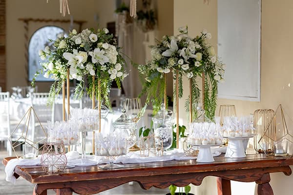 fall-wedding-ktima-aperanto-galazio-white-romantic-blooms_12