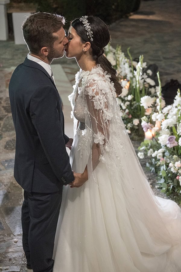 fall-wedding-larisa-lush-florals-pastel-hues_01