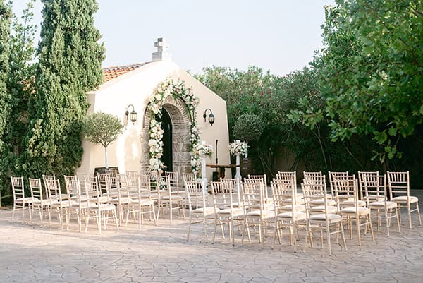 floral-filled-summer-wedding-athens-pastel-hues-romantic-details_10