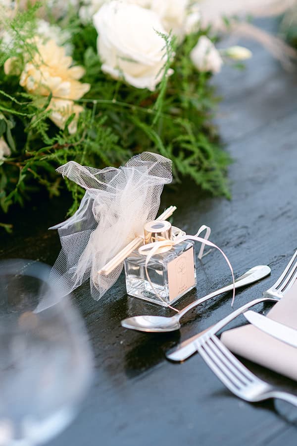 floral-filled-summer-wedding-athens-pastel-hues-romantic-details_27x