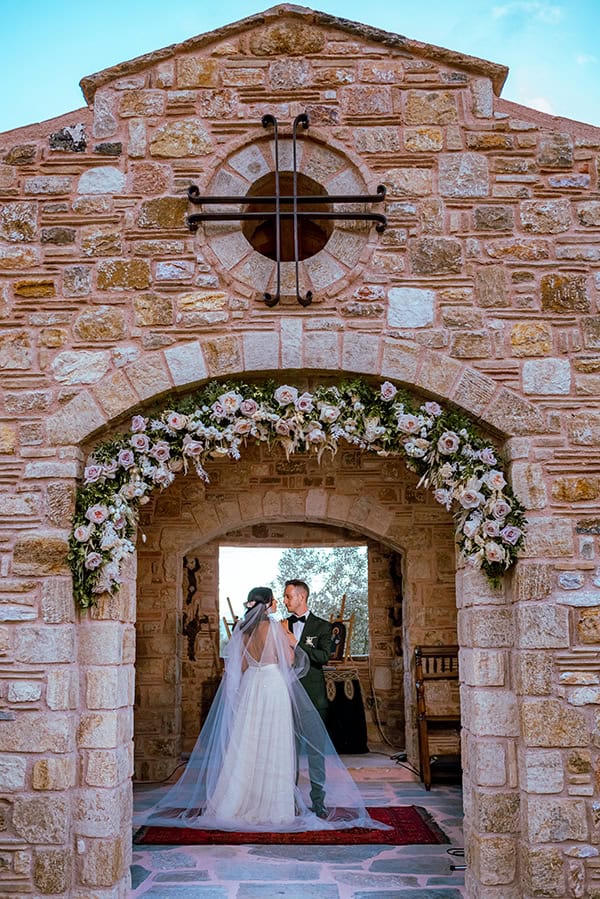 lovely-boho-wedding-athens-blush-roses_02