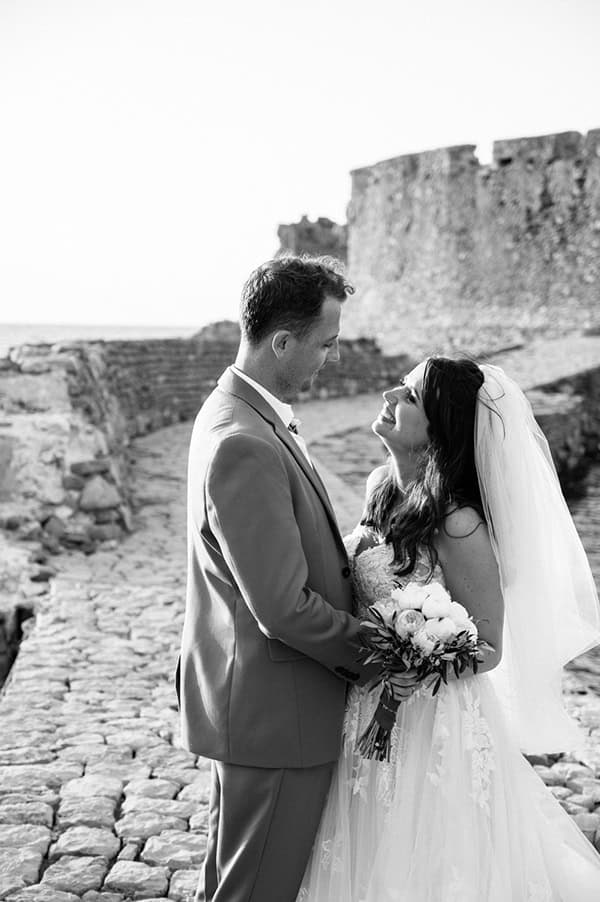 lovely-summer-wedding-methoni-castle_03