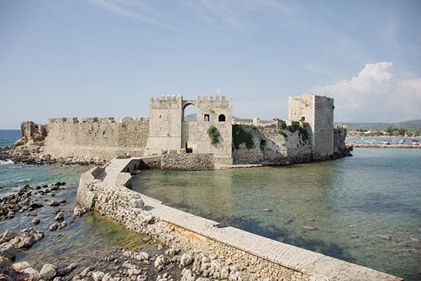 lovely-summer-wedding-methoni-castle_20
