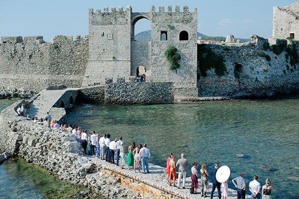 lovely-summer-wedding-methoni-castle_28