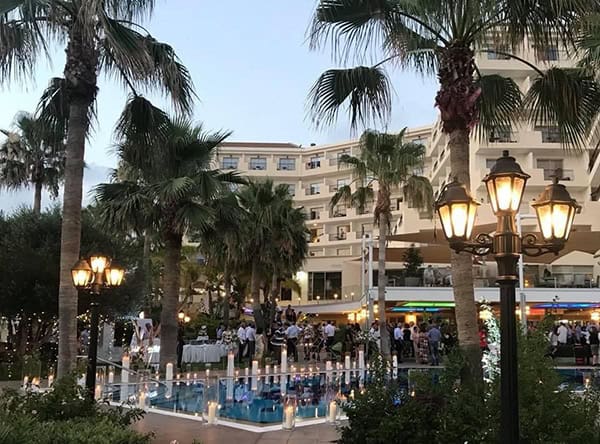 plan-your-dream-wedding-reception-aquamare-hotel_02x