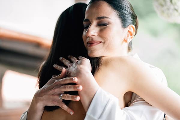 pretty-spring-wedding-meteora_09