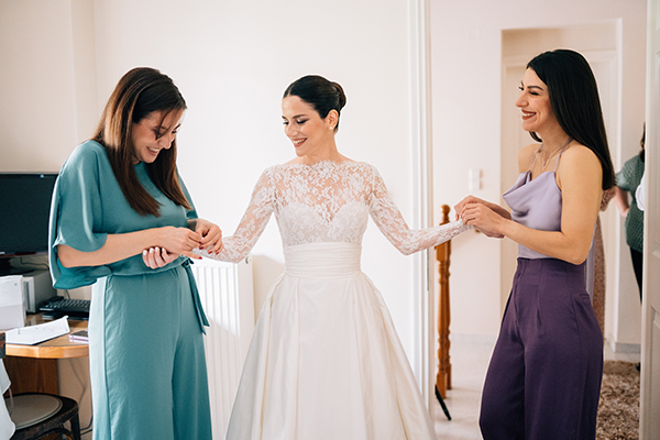 pretty-spring-wedding-meteora_11