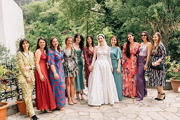 pretty-spring-wedding-meteora_15