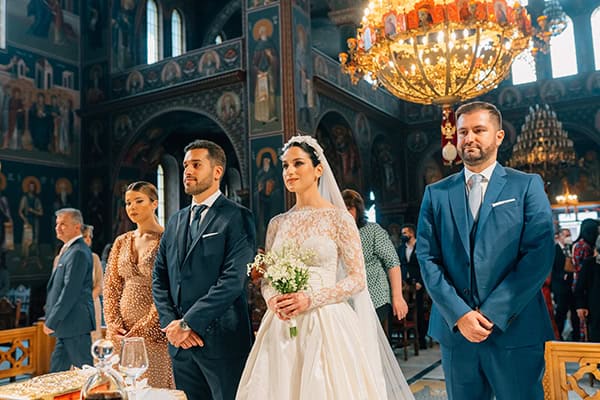 pretty-spring-wedding-meteora_19