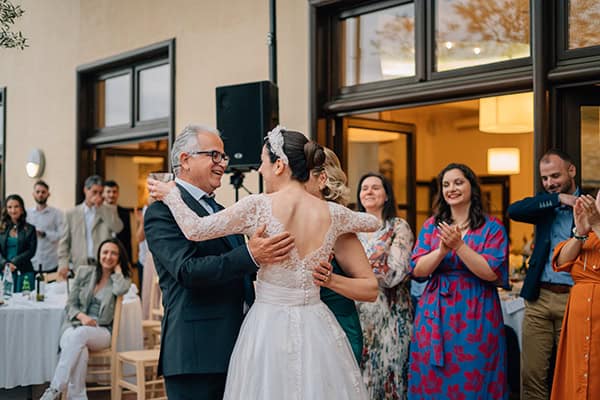 pretty-spring-wedding-meteora_36