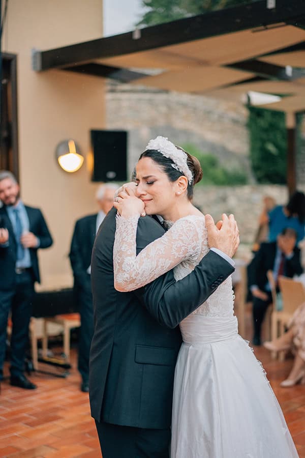 pretty-spring-wedding-meteora_39