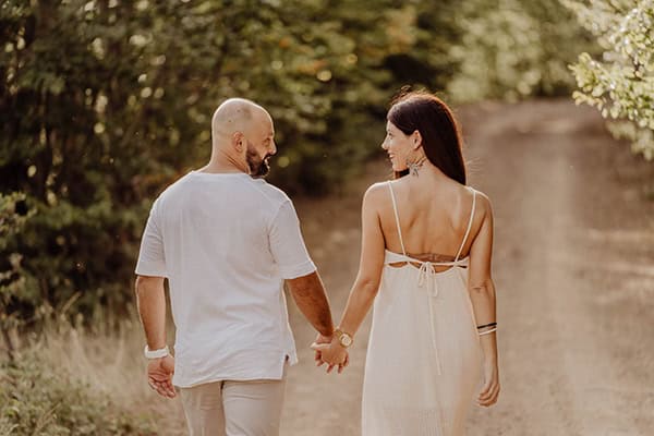 romantic-prewedding-shoot-lake_05