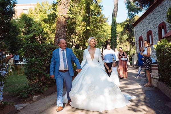 romantic-summer-wedding-thessaloniki-blooms-yellow-light-tones_11