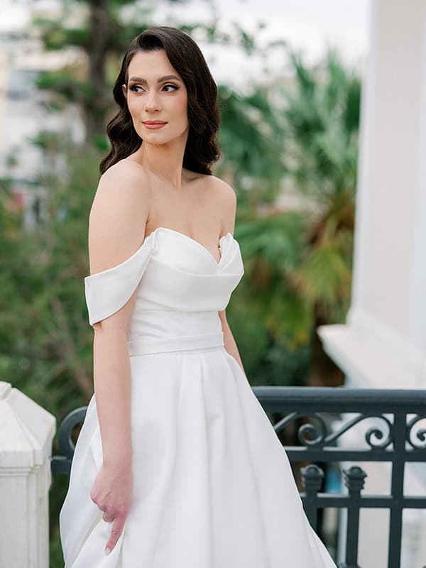 romantic-winter-wedding-patra-red-white-roses_28