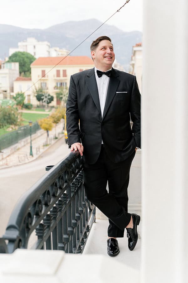 romantic-winter-wedding-patra-red-white-roses_37