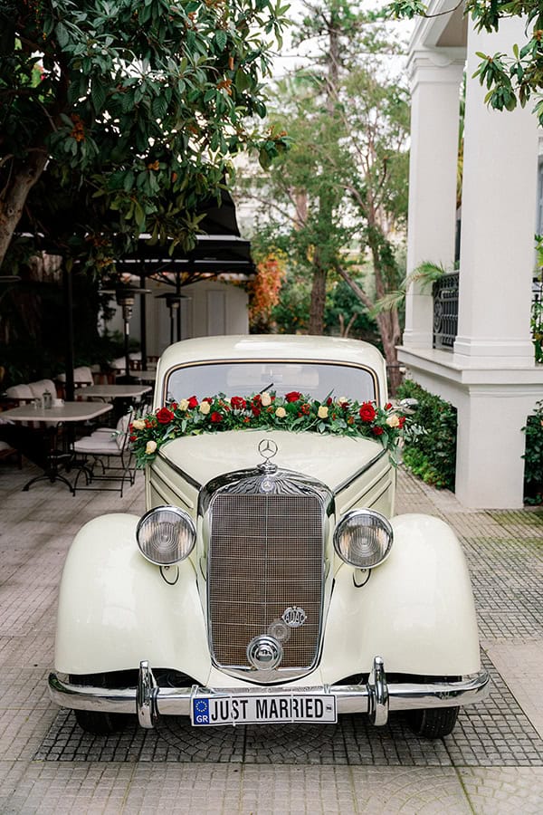 romantic-winter-wedding-patra-red-white-roses_40