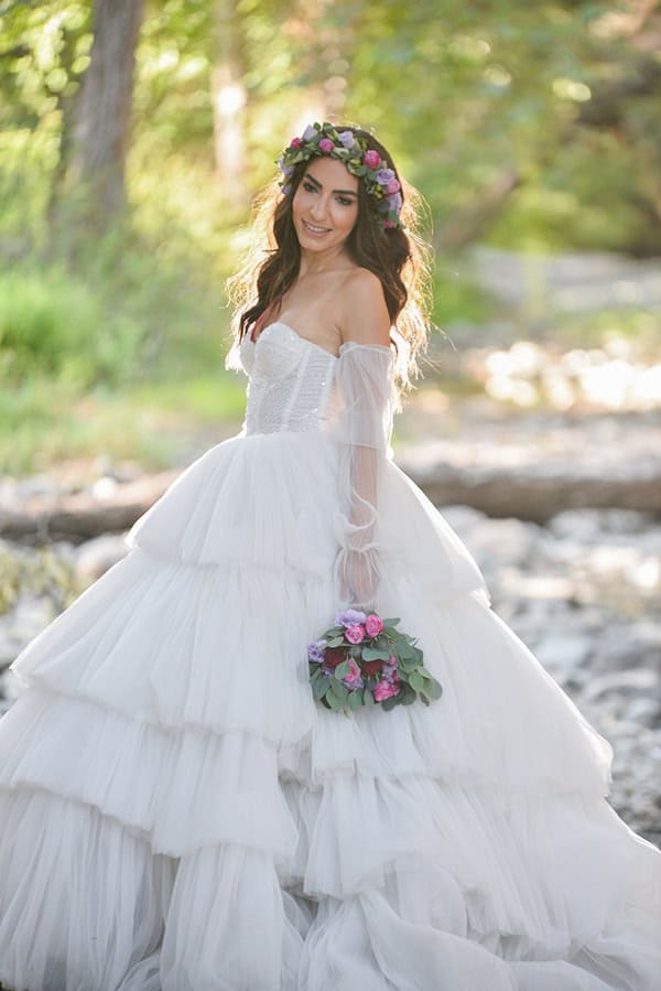 rustic-military-wedding-nicosia-colorful-blooms-vivid-tones_01