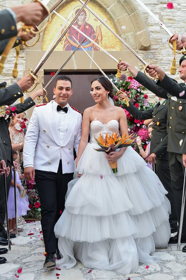 rustic-military-wedding-nicosia-colorful-blooms-vivid-tones_30