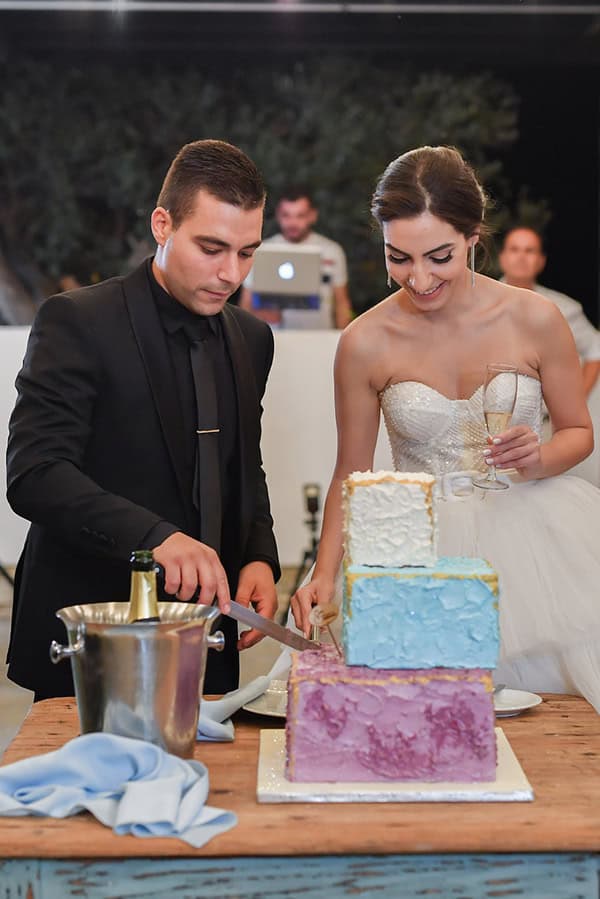 rustic-military-wedding-nicosia-colorful-blooms-vivid-tones_40