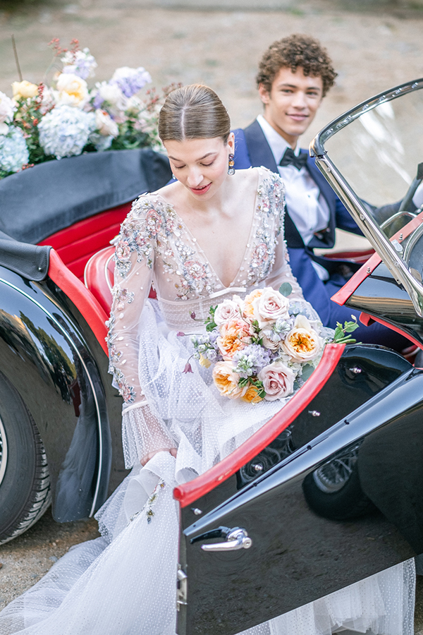 spring-styled-shoot-athens-beautiful-florals-romantic-vibes_31