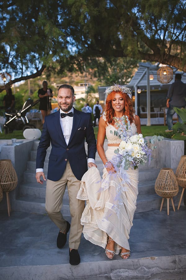 summer-wedding-athens-boho-mood-white-light-blue-blooms_11
