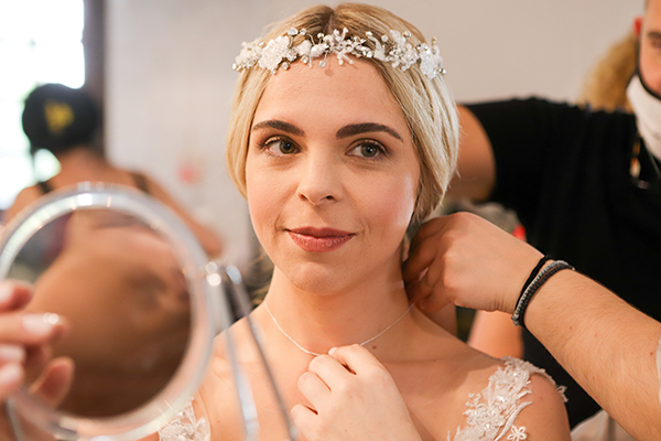summer-wedding-baptism-athens-roses-hydrangeas-romantic-tones_06