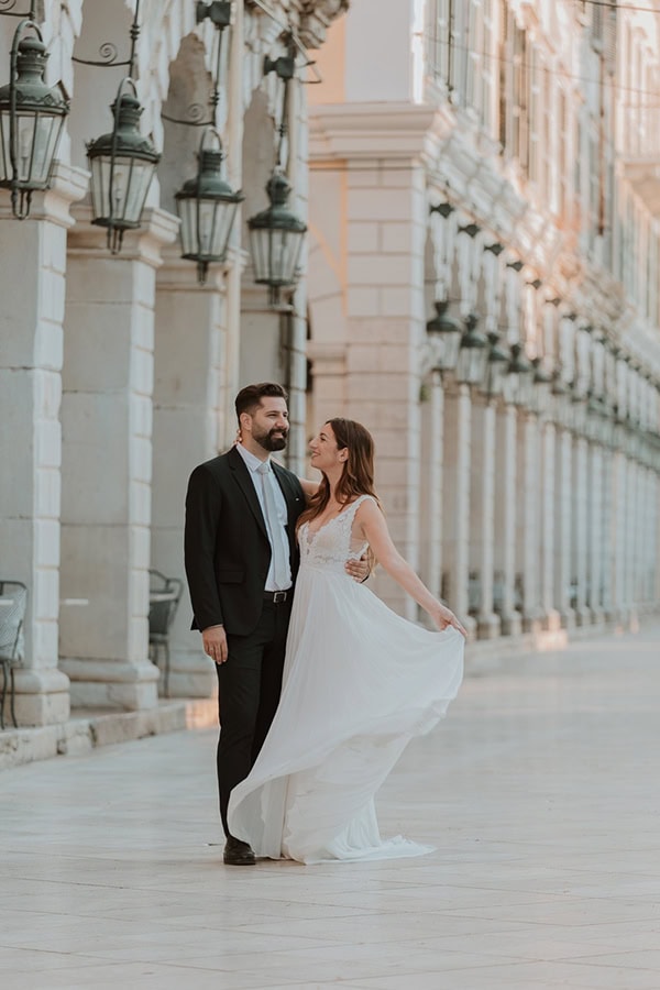 total-white-summer-wedding-thessaloniki-roses-lycianthus_01x