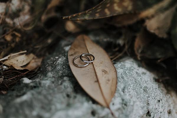 total-white-summer-wedding-thessaloniki-roses-lycianthus_05x