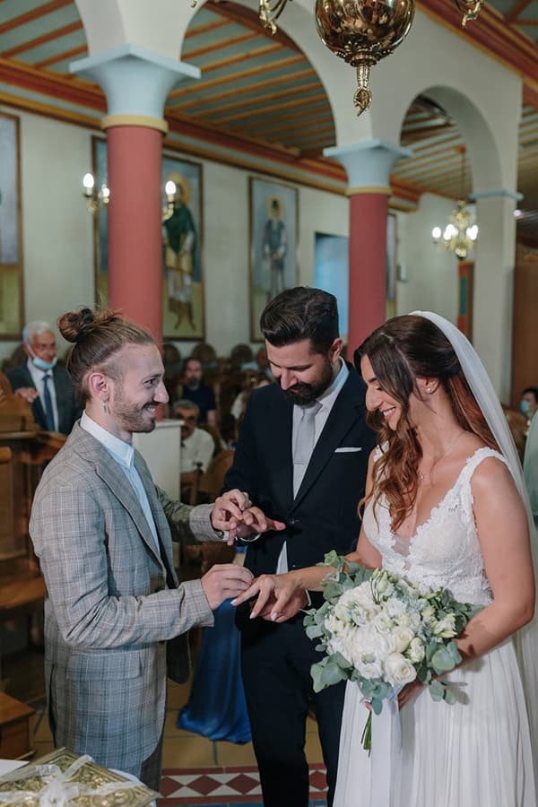 total-white-summer-wedding-thessaloniki-roses-lycianthus_14