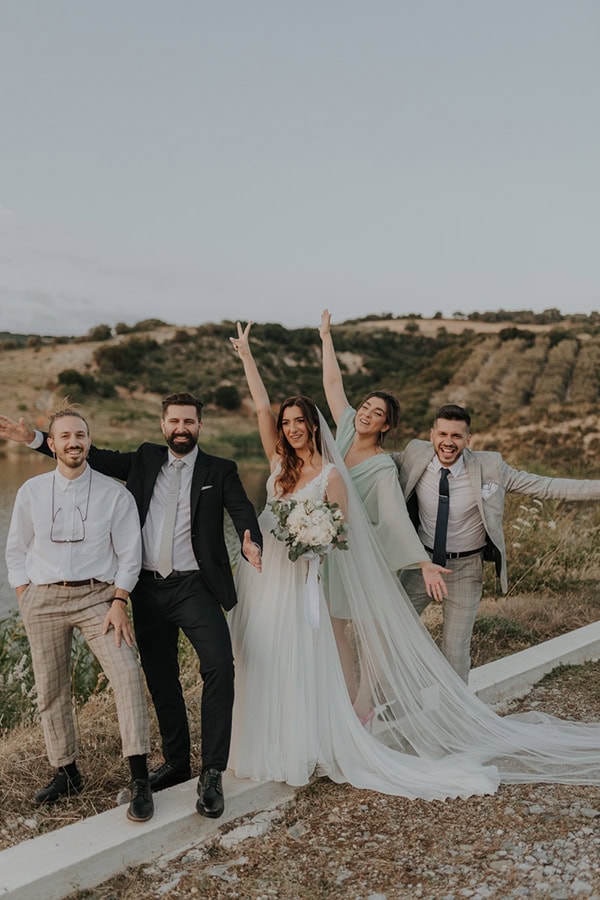 total-white-summer-wedding-thessaloniki-roses-lycianthus_20