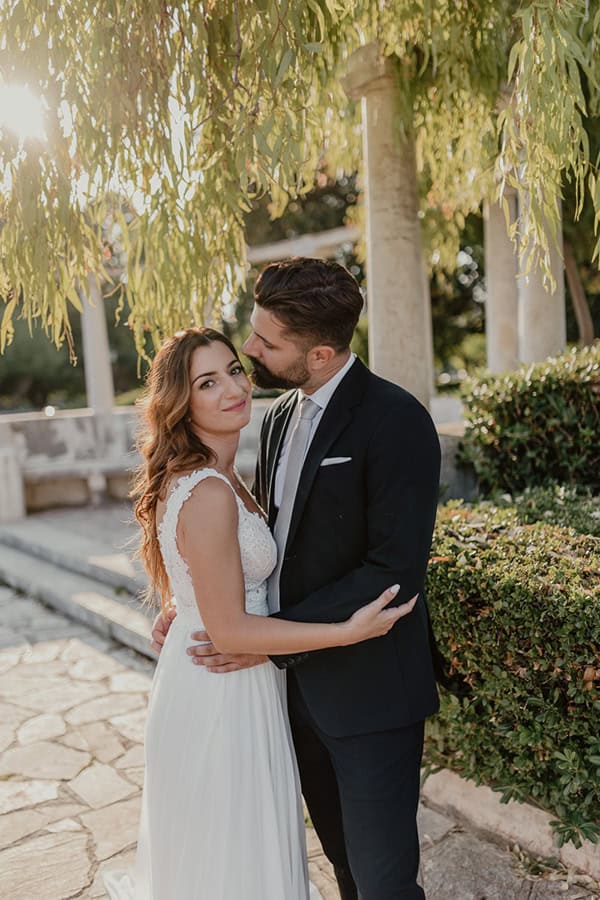 total-white-summer-wedding-thessaloniki-roses-lycianthus_29