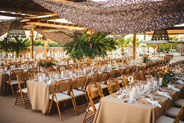 tropical-themed-decoration-wedding-white-flowers-boho-vibes_04