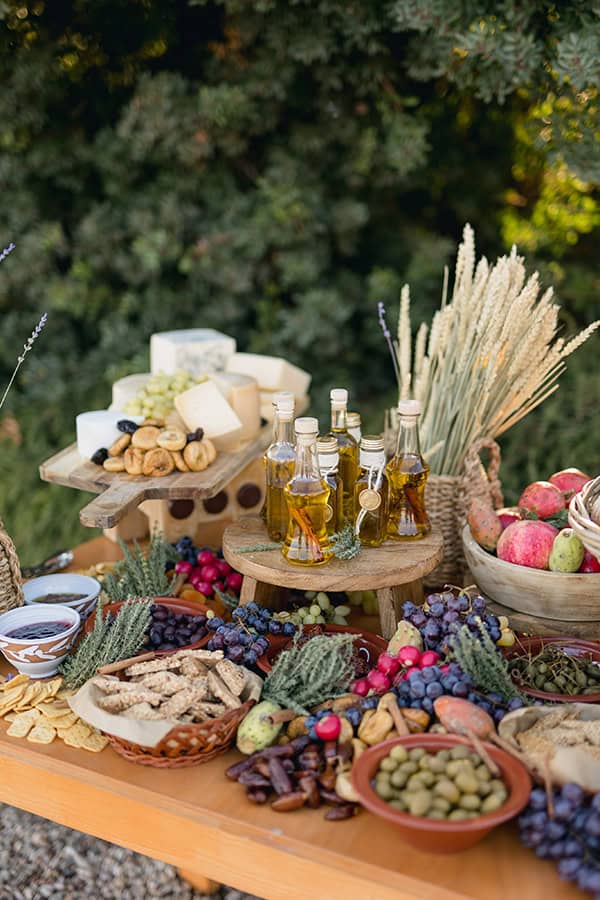 Πρωτότυπη διακόσμηση γάμου με grazing station