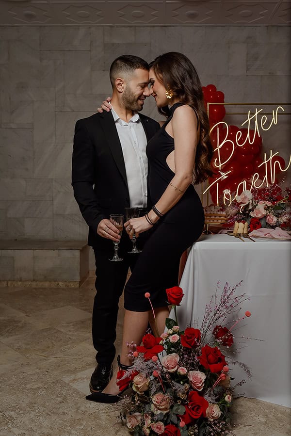 utterly-romantic-styled-shoot-roses-vivid-red-pink-tones_03