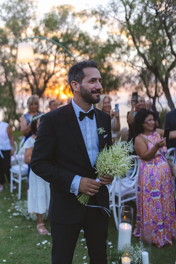 utterly-romantic-wedding-athens-lush-florals-baby-breaths_27