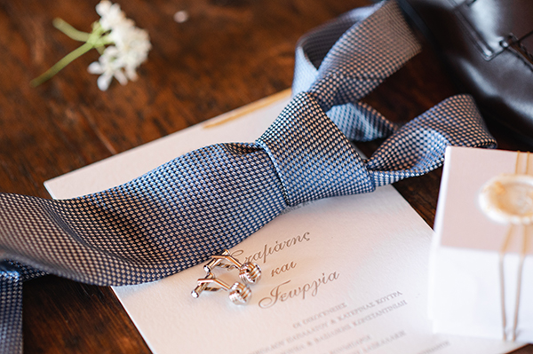 utterly-romantic-wedding-athens-off-white-roses-hydrangeas_07x