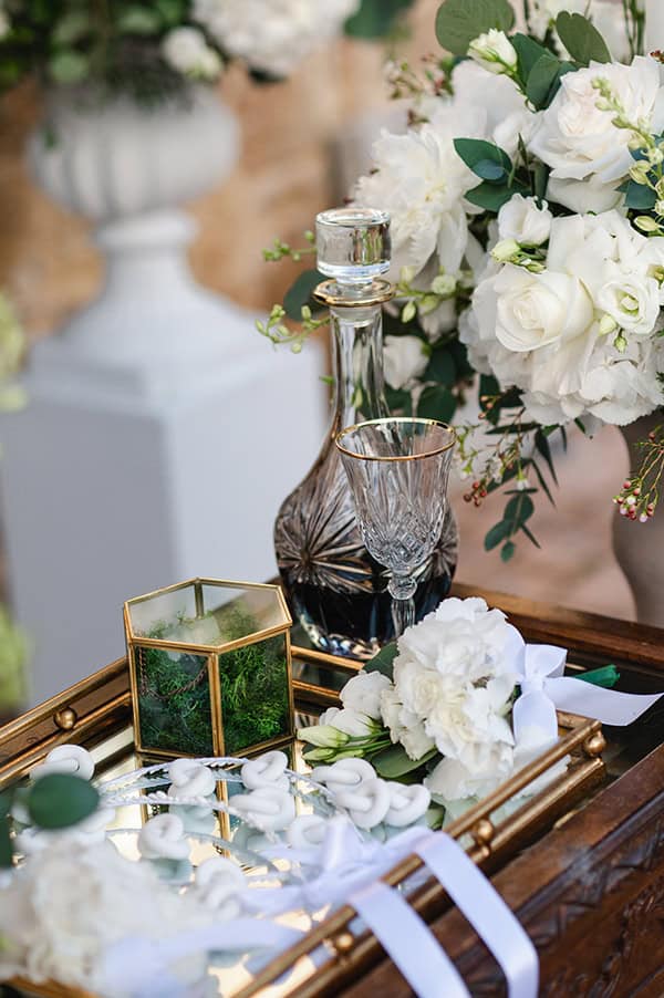 utterly-romantic-wedding-athens-off-white-roses-hydrangeas_16