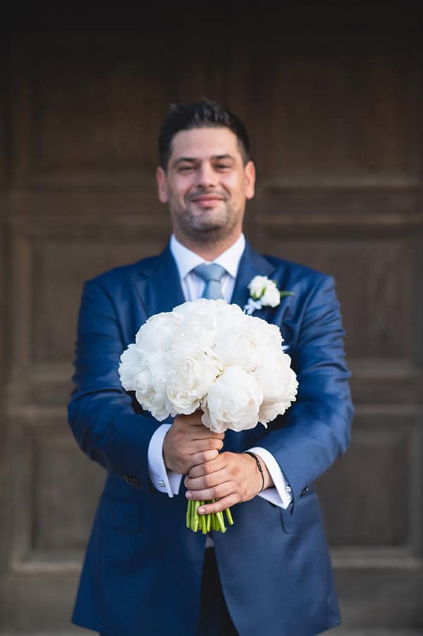 utterly-romantic-wedding-athens-off-white-roses-hydrangeas_18
