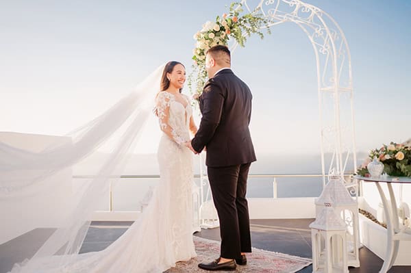 utterly-romantic-wedding-dreamy-santorini_11