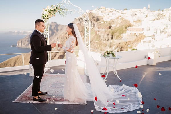 utterly-romantic-wedding-dreamy-santorini_13