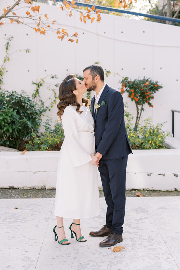winter-civil-wedding-athens-red-roses-green-details_03